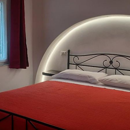Le Quattro Stagioni Bed & Breakfast Genoa Bagian luar foto