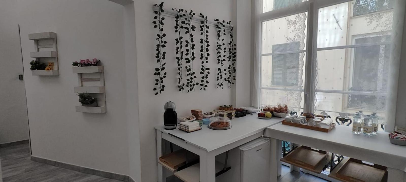 Le Quattro Stagioni Bed & Breakfast Genoa Bagian luar foto
