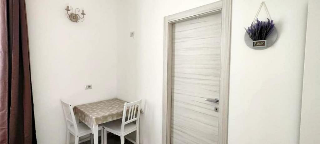 Le Quattro Stagioni Bed & Breakfast Genoa Bagian luar foto